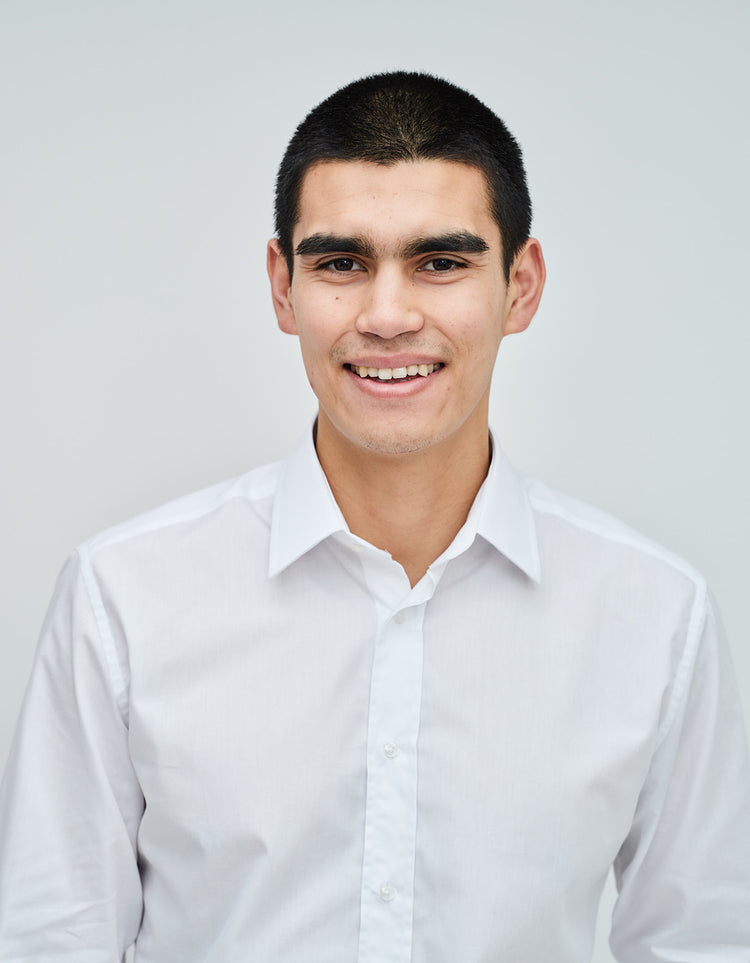 Camisa blanca de puño simple