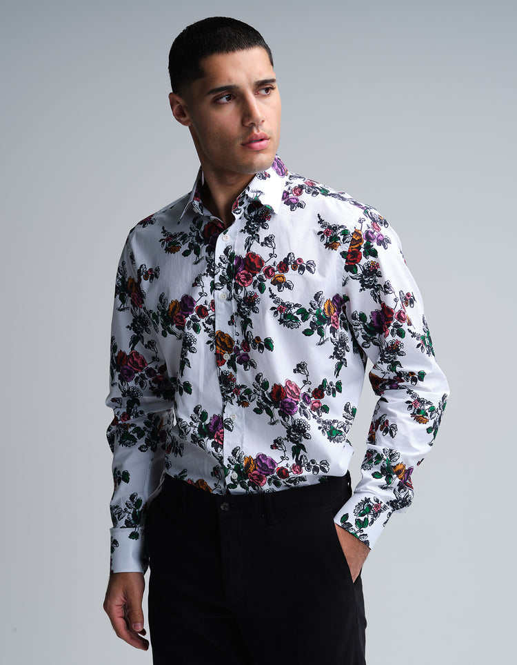 Camisa de flores pintadas